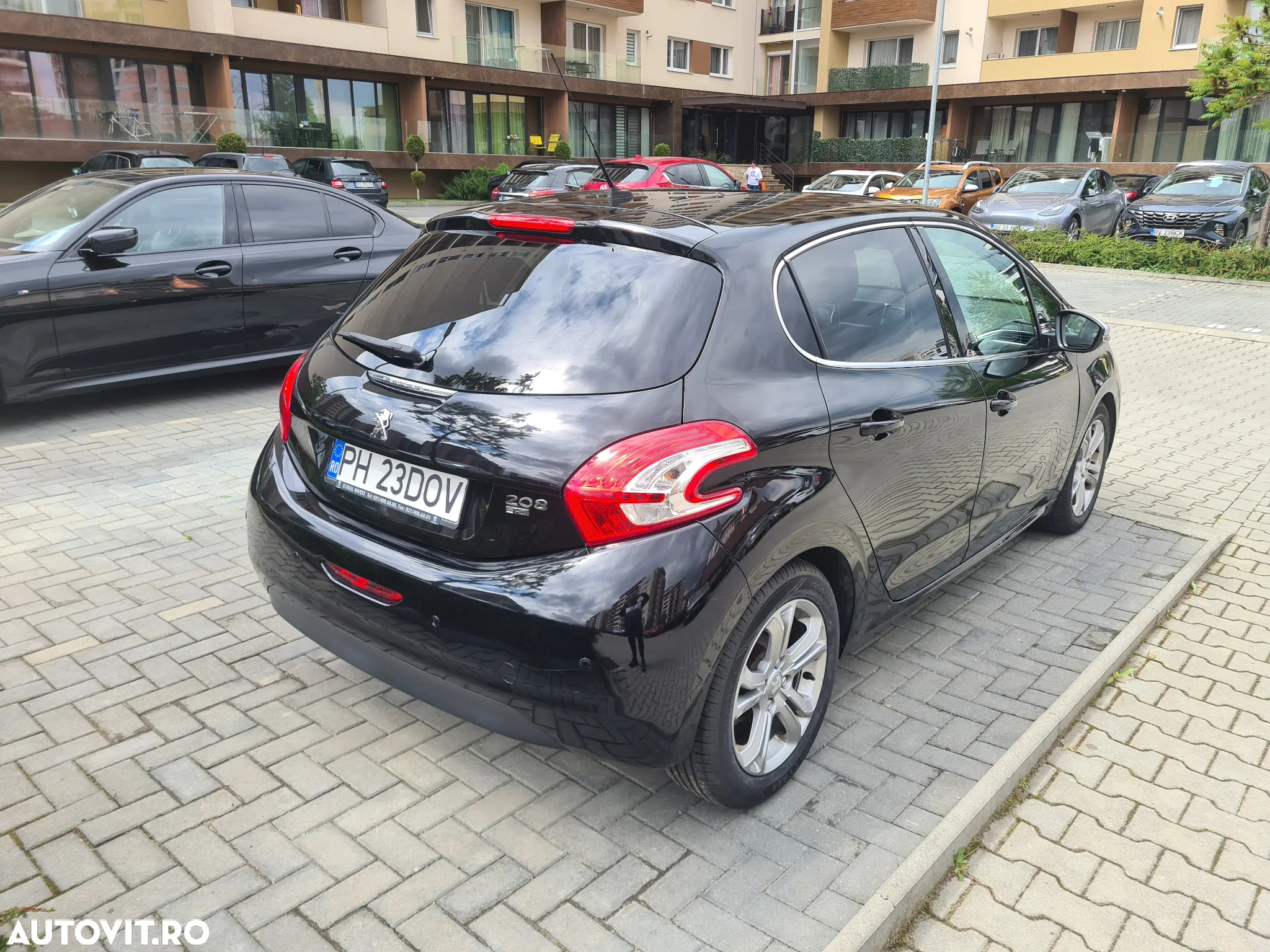 Peugeot 208 1.6 e-HDi FAP STT Allure - 5