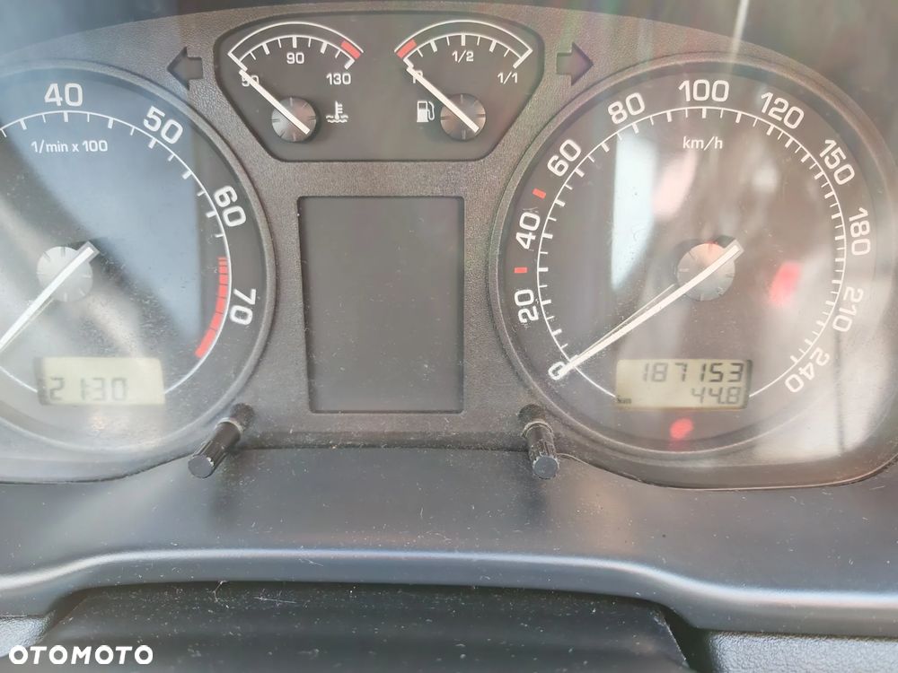 Skoda Octavia 1.6 Tour - 7