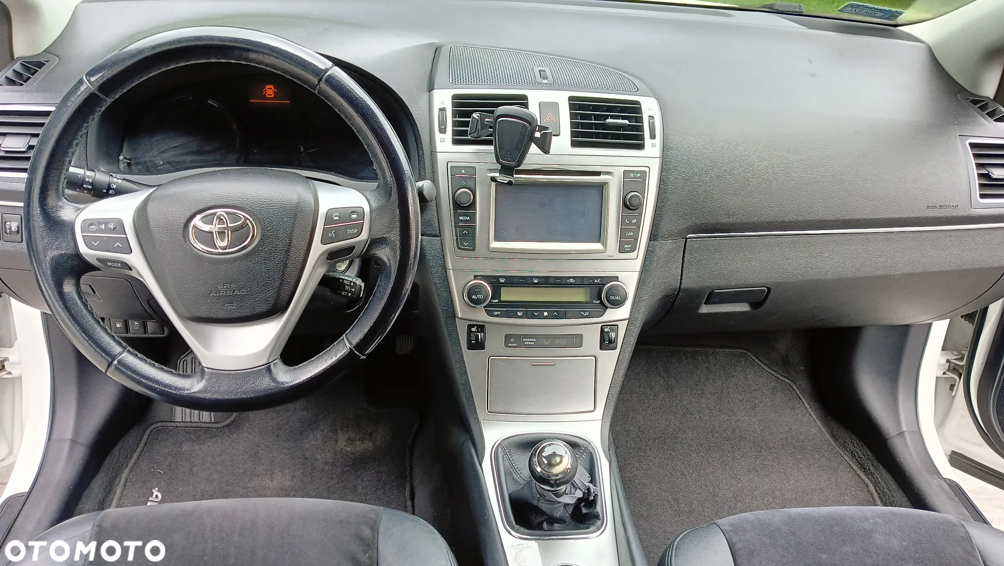 Toyota Avensis 2.0 D-4D Premium - 10