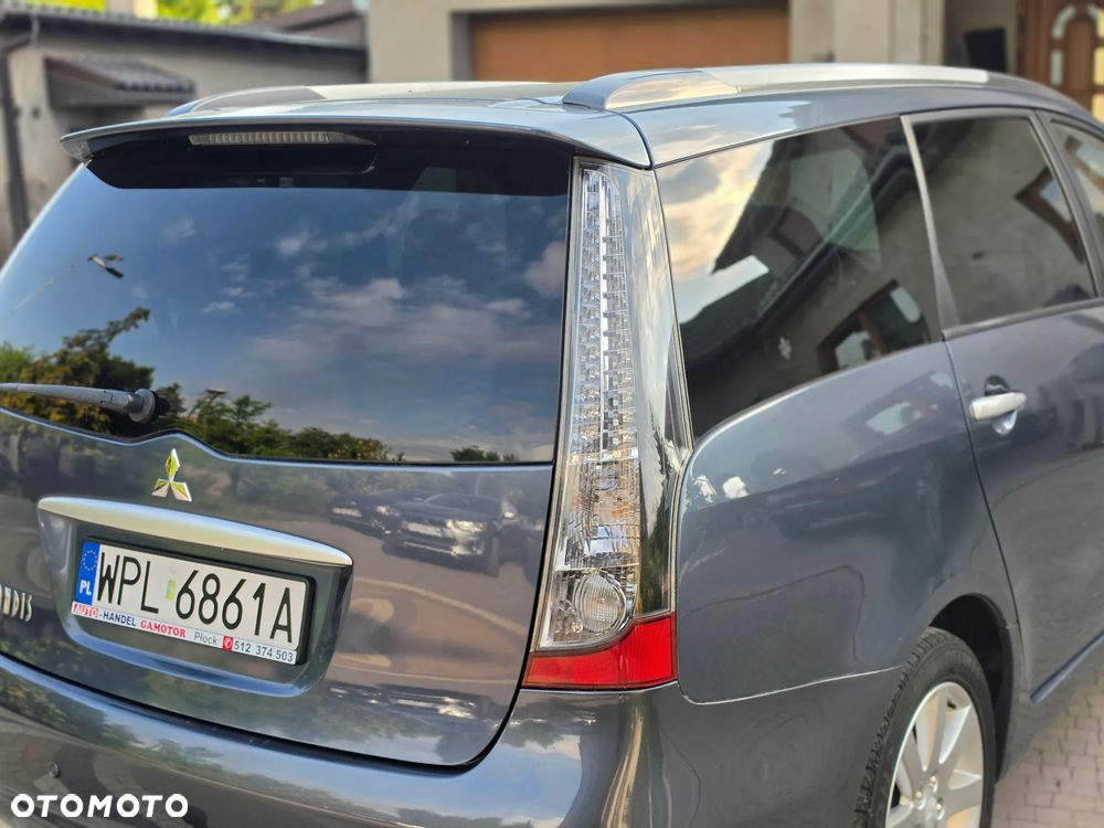 Mitsubishi Grandis - 13
