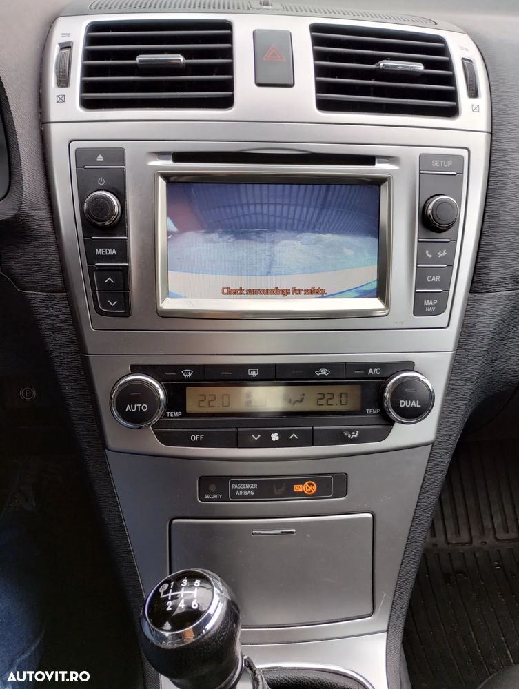 Toyota Avensis 2.0 D-4D Elegance - 11