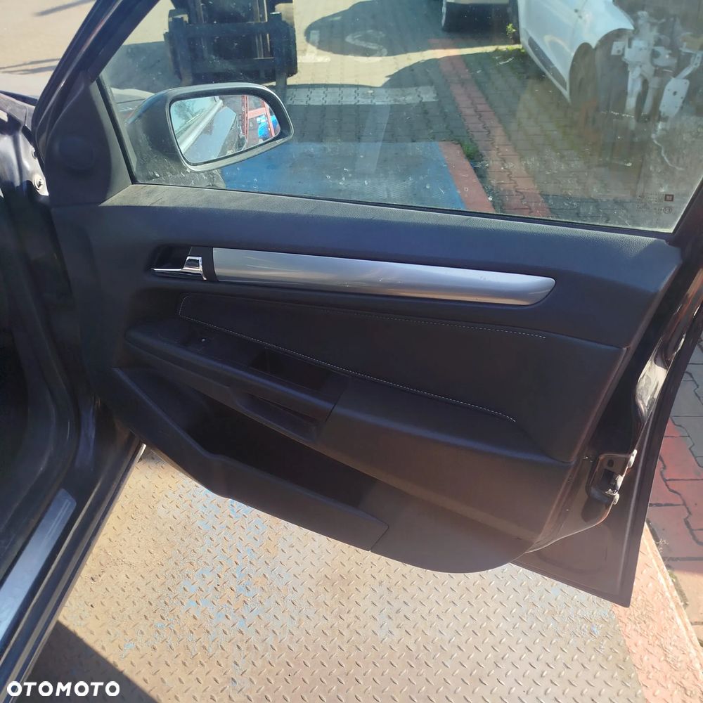 Opel Astra H na części . - 6