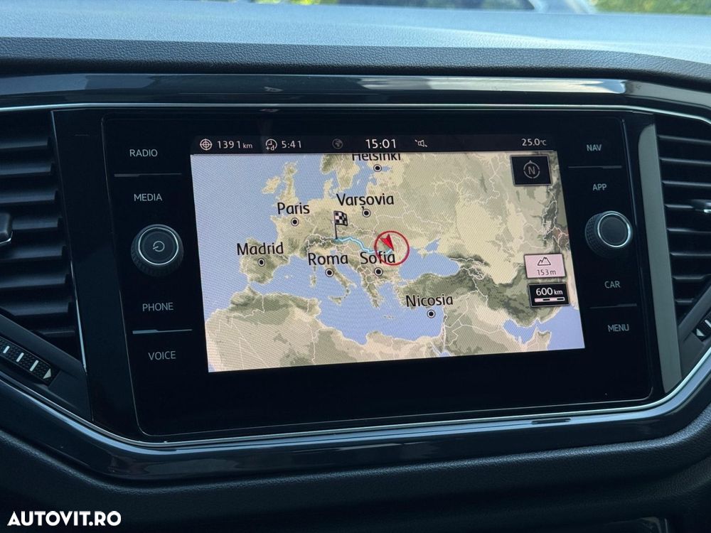 Volkswagen T-Roc - 12