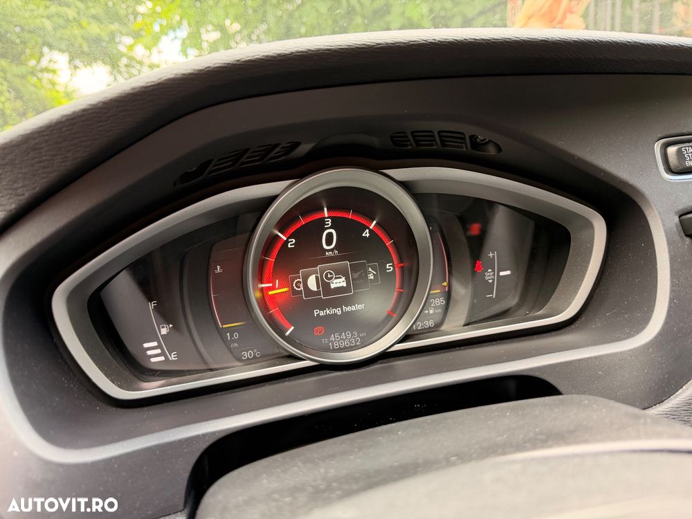 Volvo V40 D2 Momentum - 10