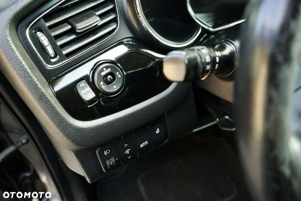 Kia Ceed - 26
