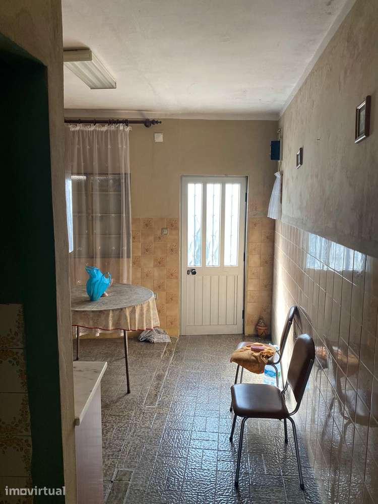 Casa em Touça , concelho de Vila Nova de Foz Côa. - Grande imagem: 5/16