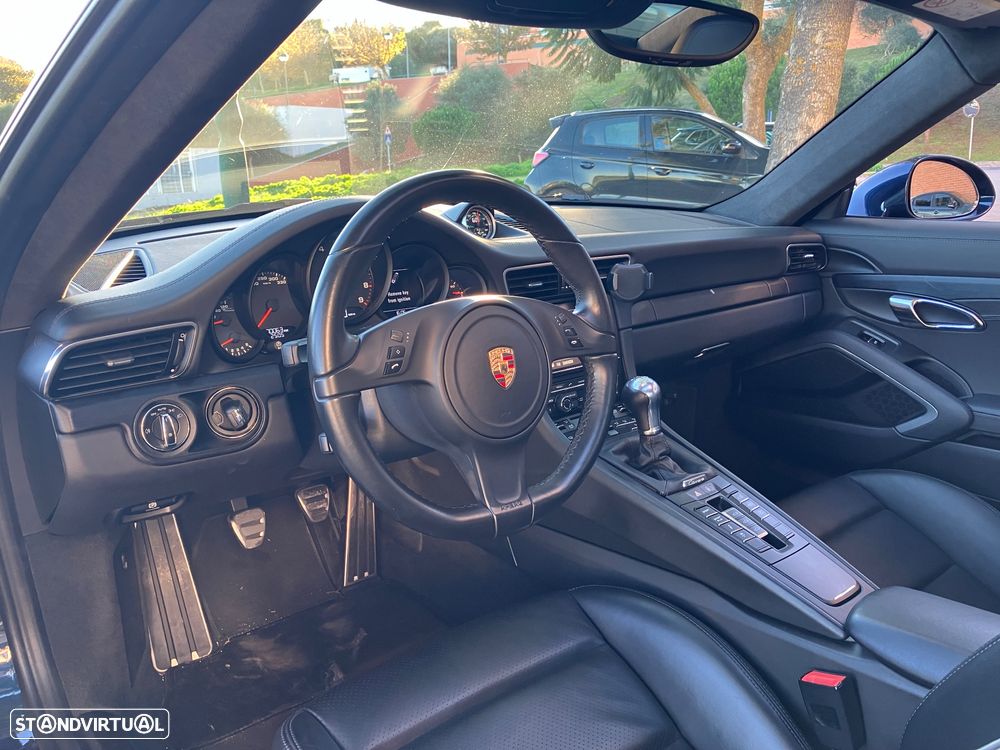 Porsche 911 (991) Carrera GTS - 11