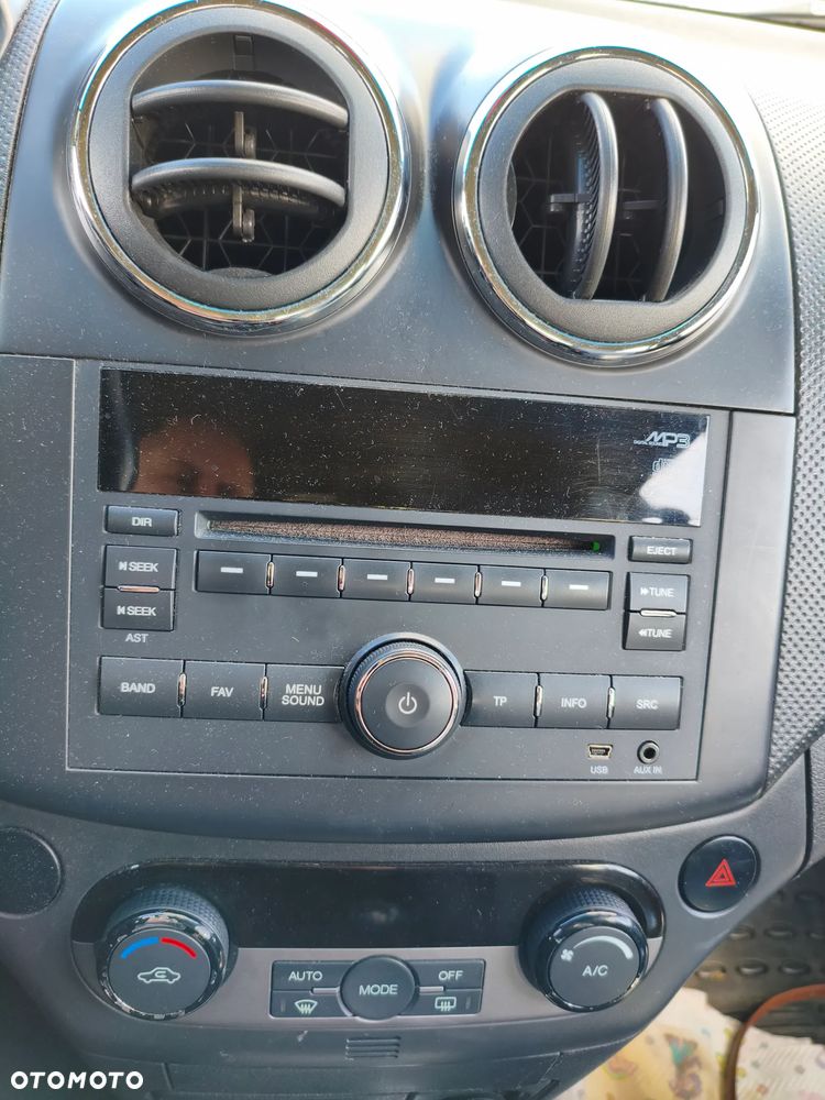 Chevrolet Aveo 1.4 16V LT - 10