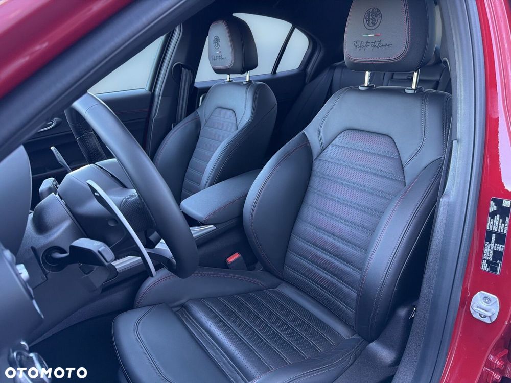 Alfa Romeo Giulia 2.0 Turbo Tributo Italiano Q4 - 12