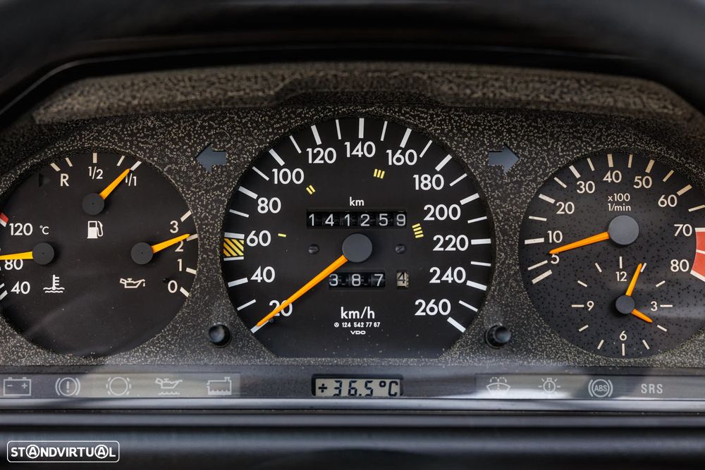 Mercedes-Benz W124 (1984-1997) 300 CE 24 Cabriolet - 21
