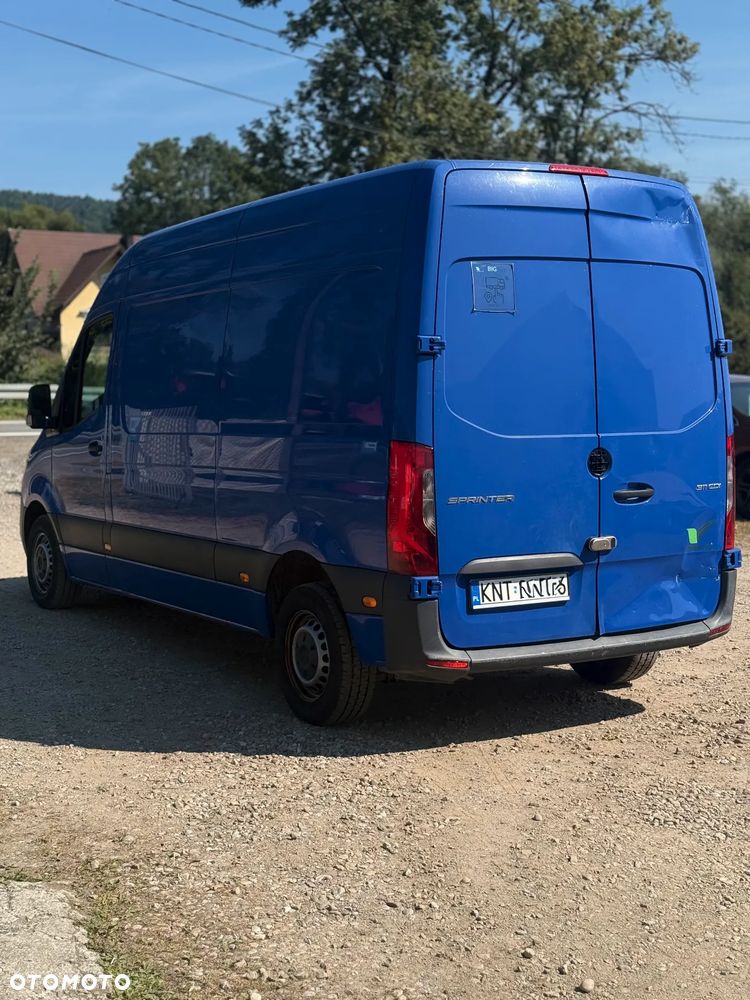 Mercedes-Benz Sprinter - 6