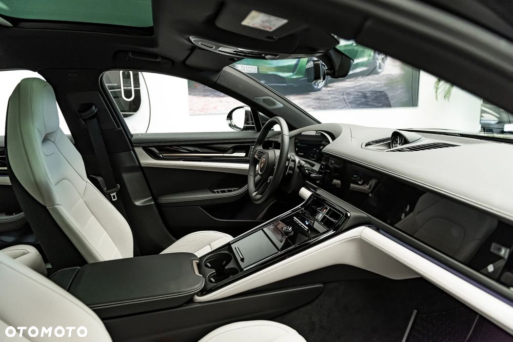 Porsche Panamera 4 - 25