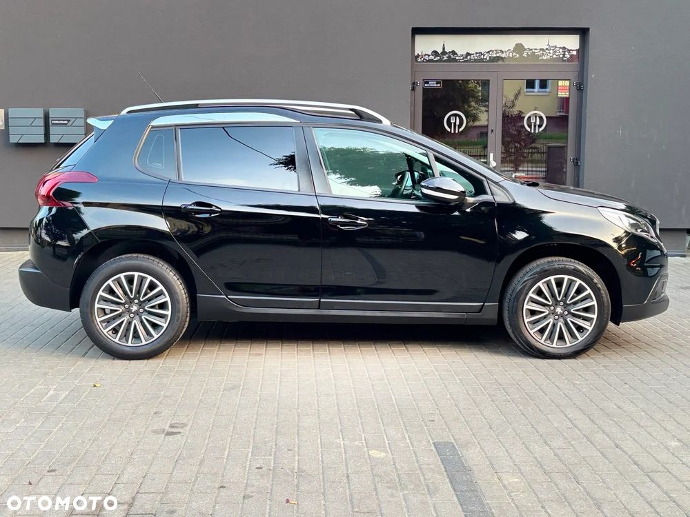 Peugeot 2008 1.2 Pure Tech Active S&S - 11