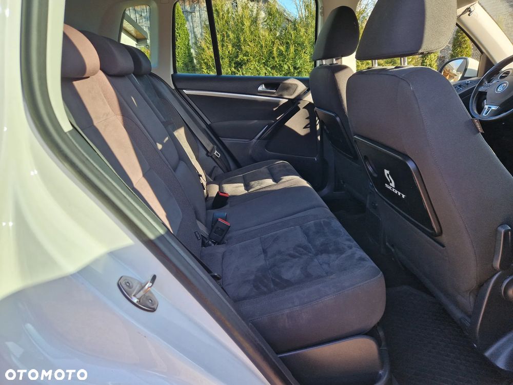 Volkswagen Tiguan 1.4 TSI BlueMotion Technology Lounge Sport & Style - 32