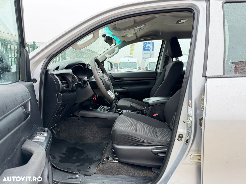 Toyota Hilux 2.4D 150CP 4x4 Double Cab 6MT Comfort - 13