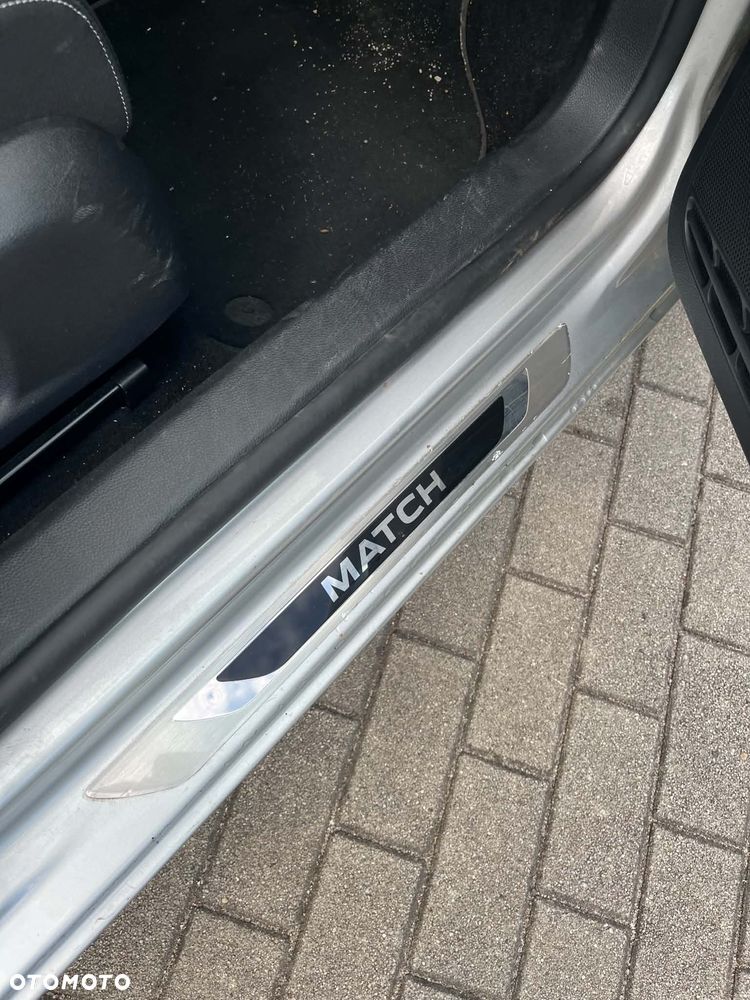 Volkswagen Golf - 5
