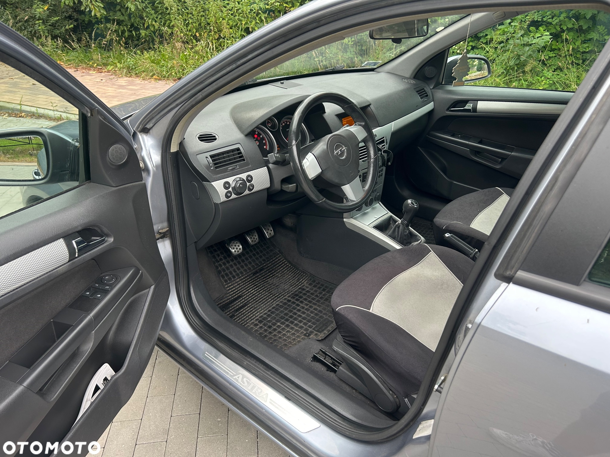 Opel Astra 1.8 Sport - 9
