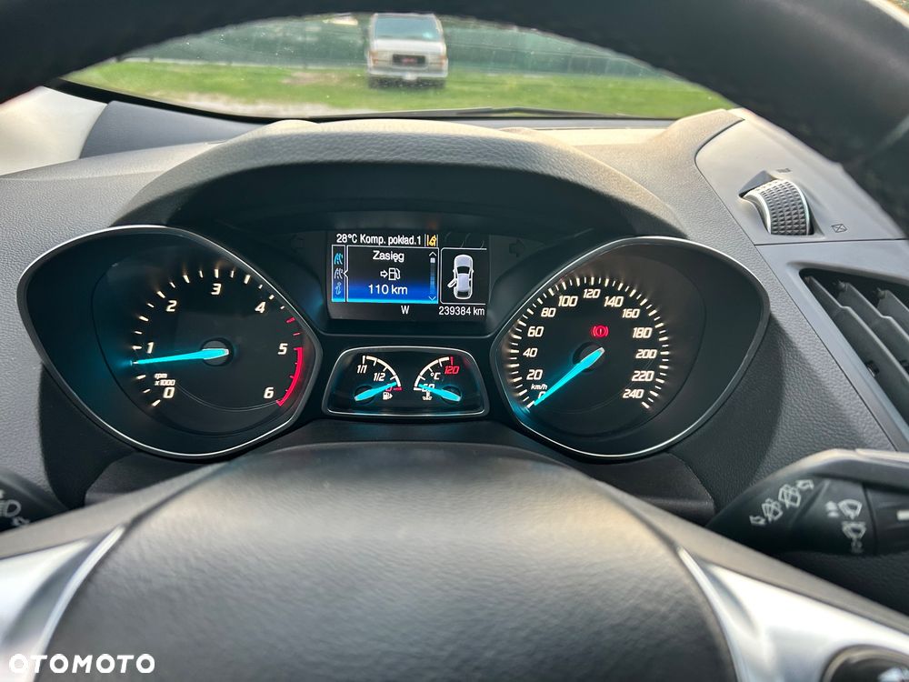 Ford Kuga 2.0 TDCi 2x4 Titanium - 16
