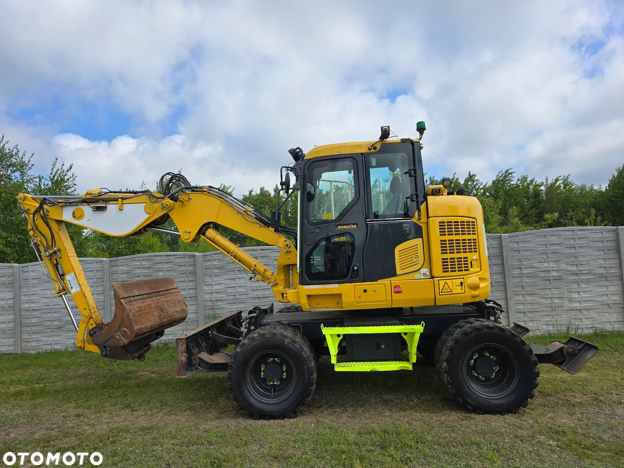 Komatsu - 13