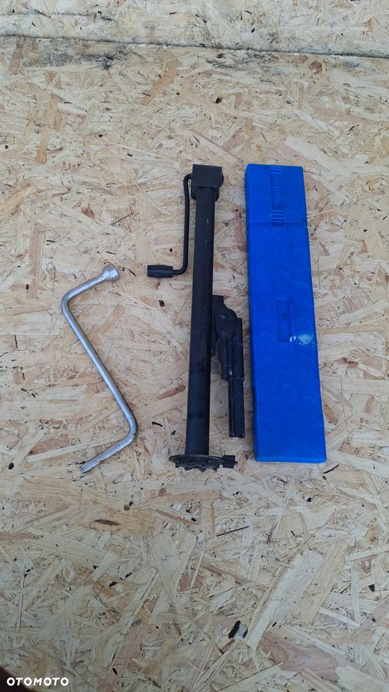 BMW E36 LEWAREK PODNOŚNIK KLUCZ TRÓJKĄT - 1