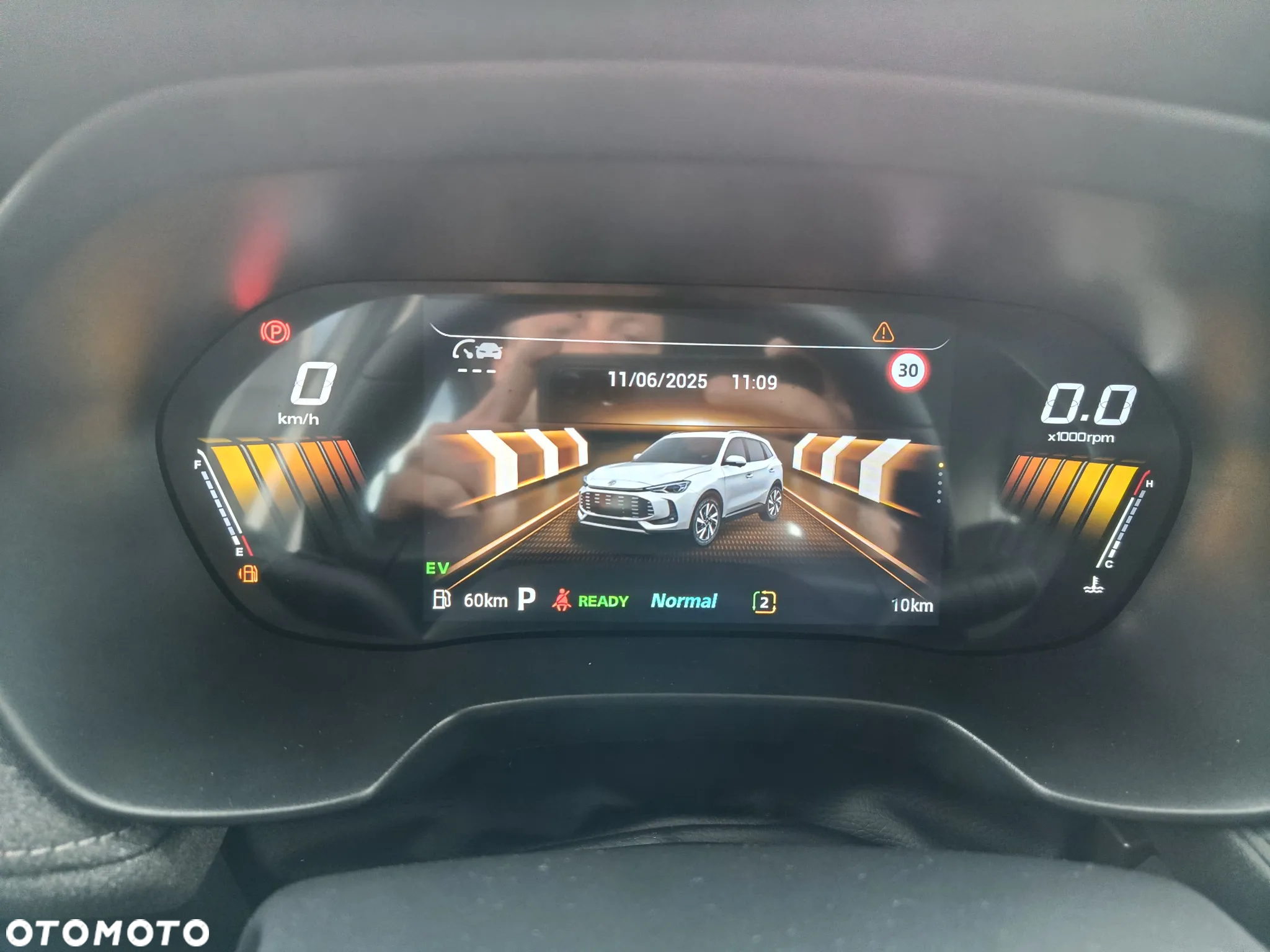 MG ZS Hybrid+ - 13