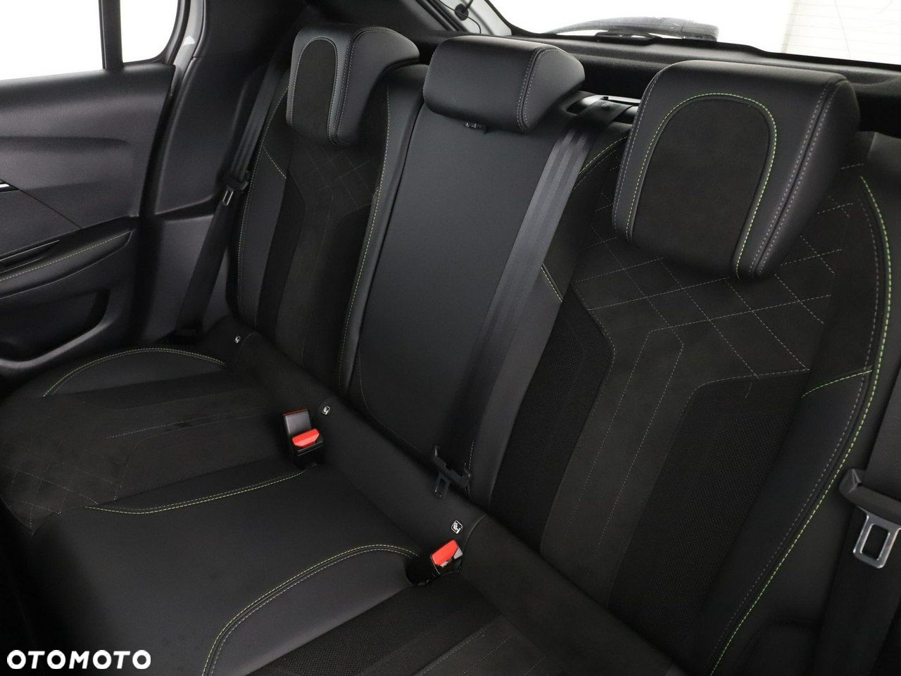 Peugeot 208 PureTech 100 GT Pack - 17