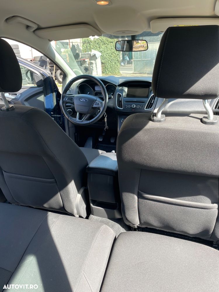 Ford Focus - 10