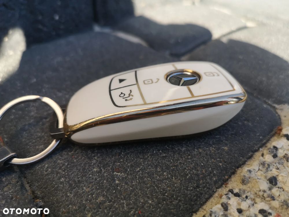 Mercedes-Benz Klasa E 400 4-Matic 9G-TRONIC - 23