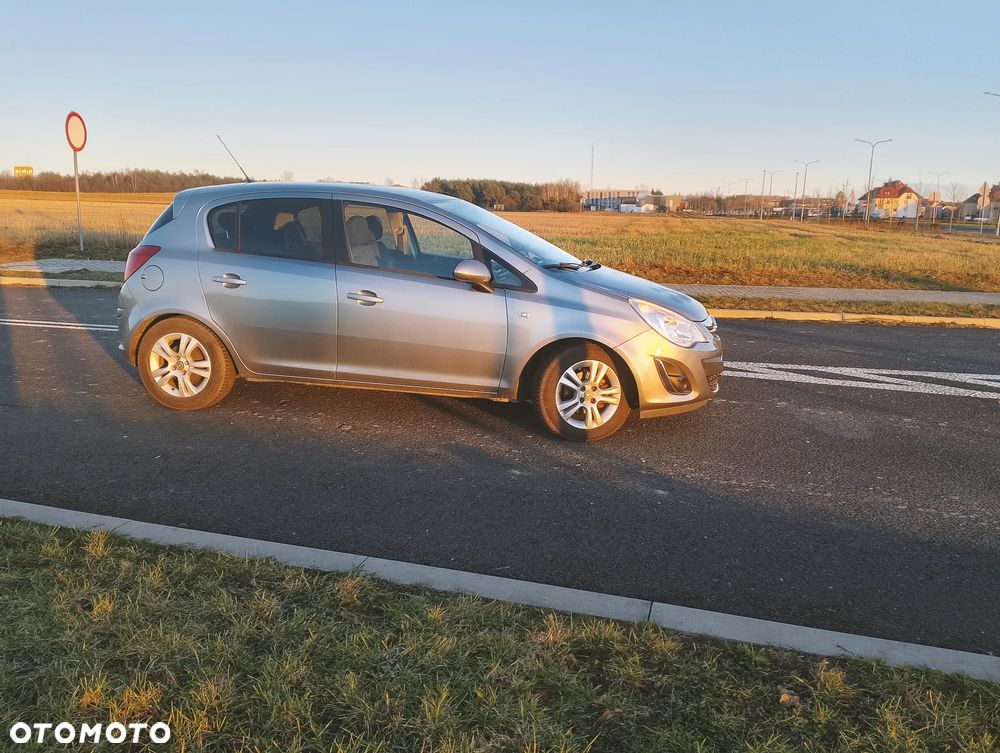 Opel Corsa 1.4 16V Satellite - 8