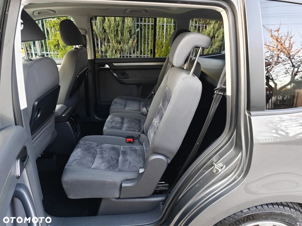 Volkswagen Touran 1.6 TDI DPF BlueMotion Technology Highline - 23