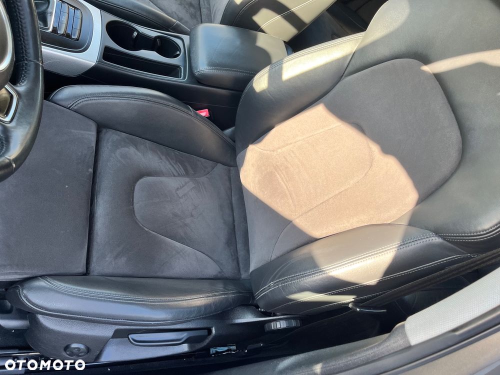 Audi A4 Avant 2.0 TDI DPF quattro S line Sportpaket - 8