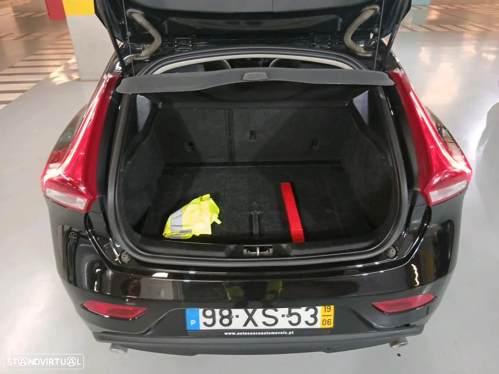 Volvo V40 2.0 D3 Momentum - 13