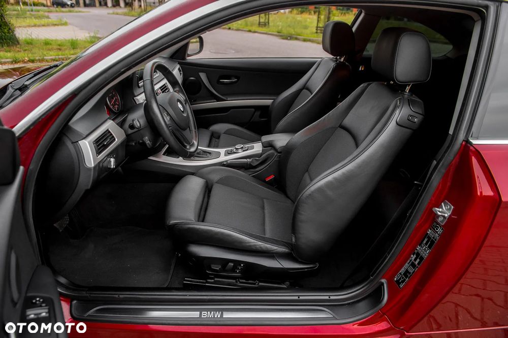 BMW Seria 3 335i xDrive Edition Exclusive - 16