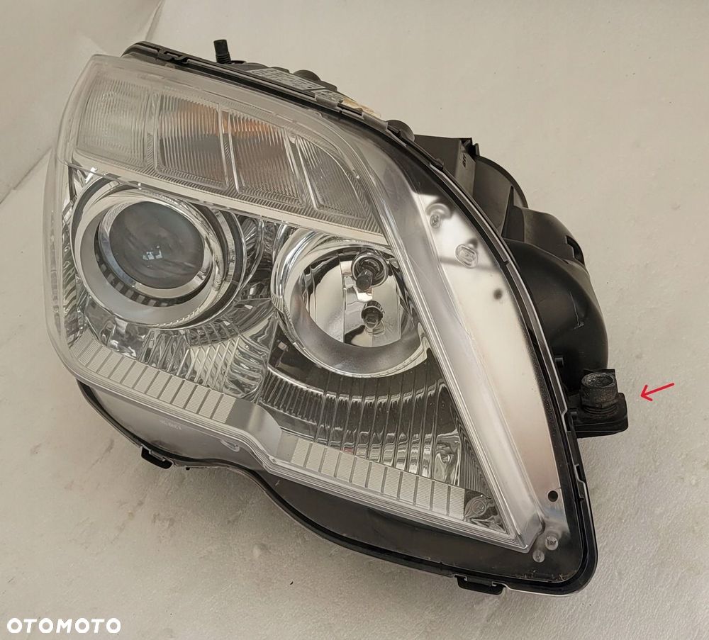 LAMPA PRAWA PRZÓD SOCZEWKA ZWYKŁA MERCEDES GLK X204 W204 2008-2012 - 2