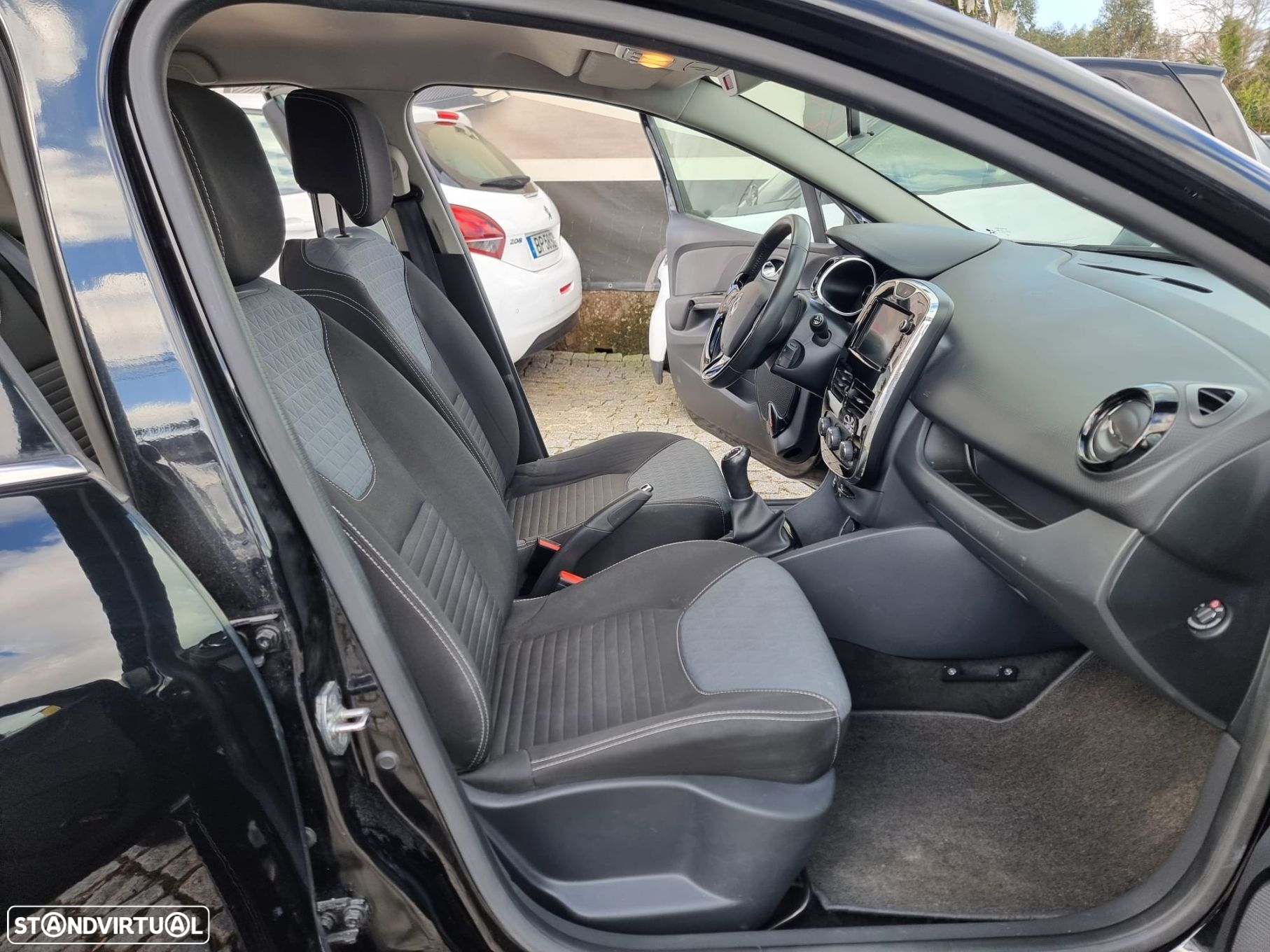 Renault Clio 1.5 dCi Dynamique S - 10