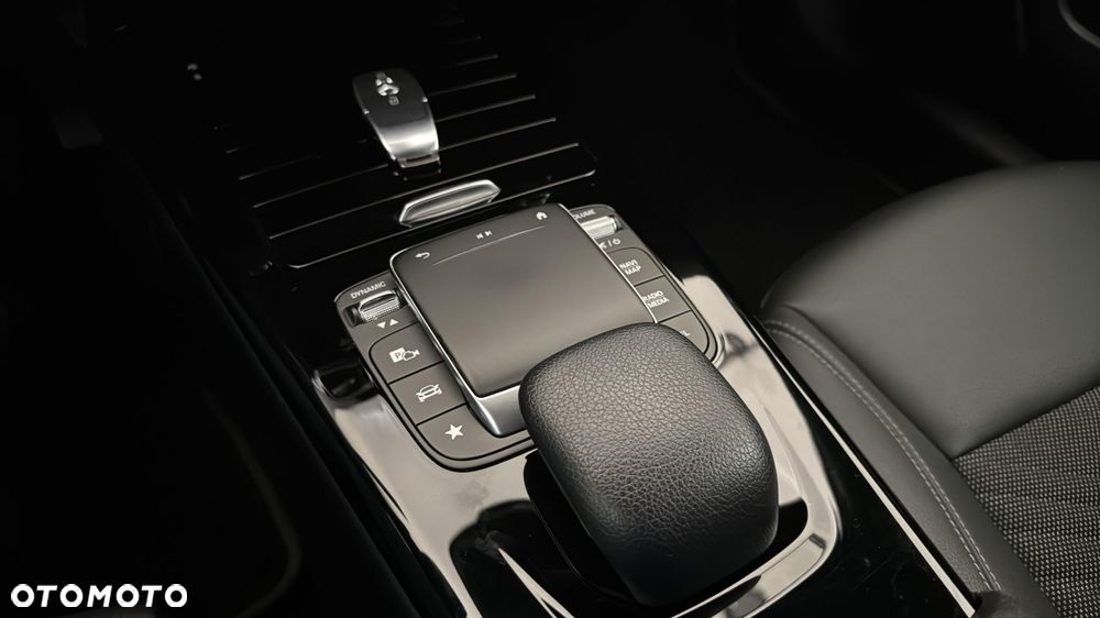 Mercedes-Benz Klasa A 200 7G-DCT - 17