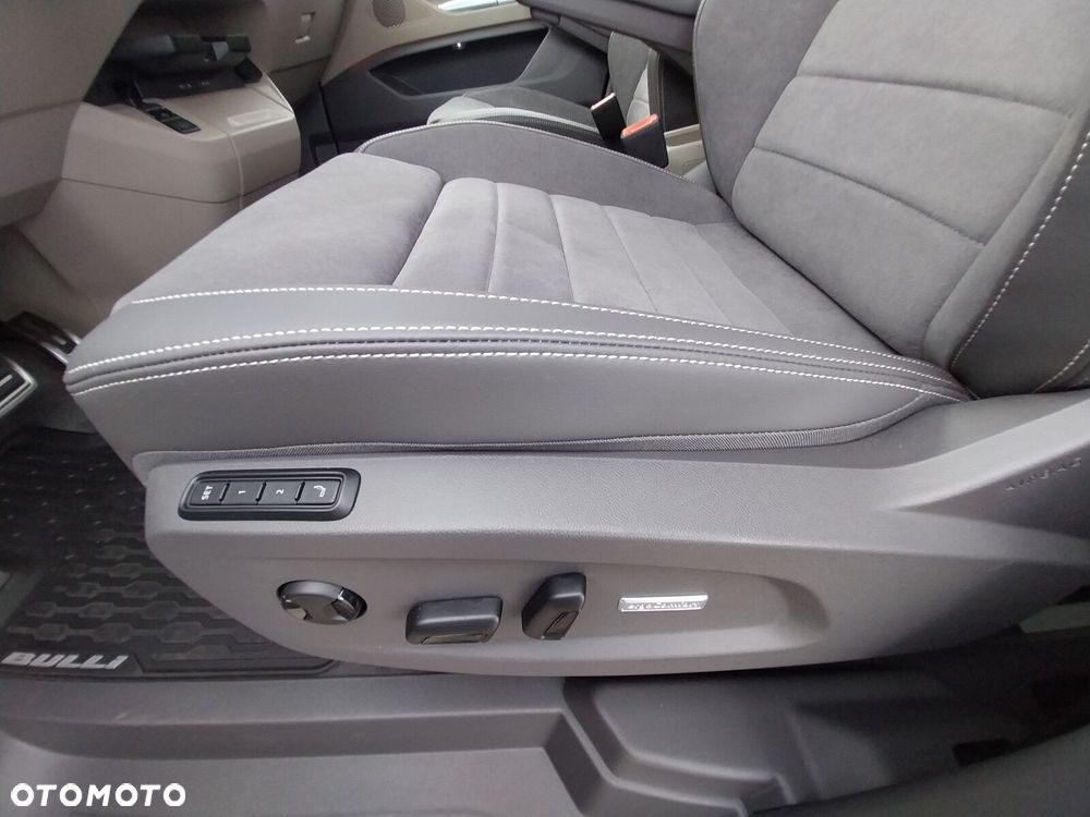 Volkswagen multivan Multivan Style L2 silnik: 2,0 l TDI SCR 110 kW / skrzynia biegów: 7-biegowa DSG rozstaw osi: 3124 mm - 19