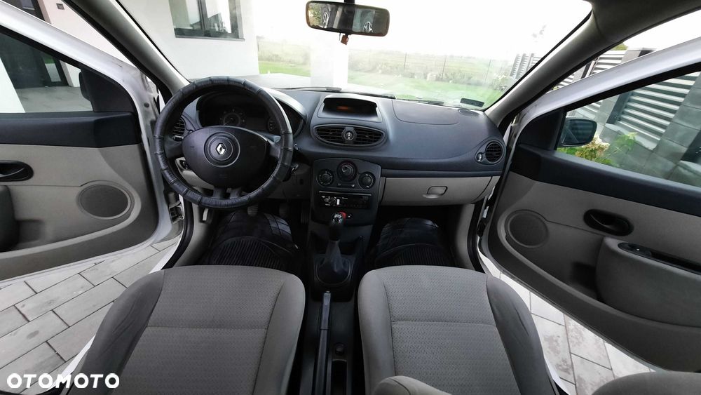 Renault Clio - 6