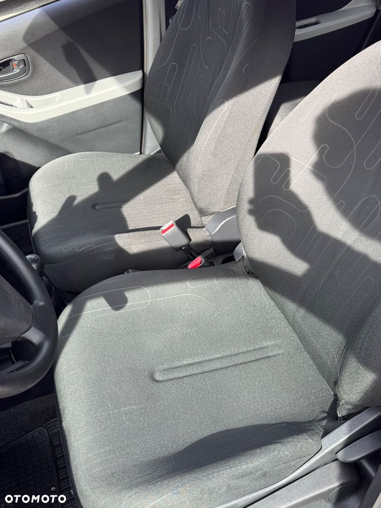 Toyota Yaris 1.33 Luna - 12