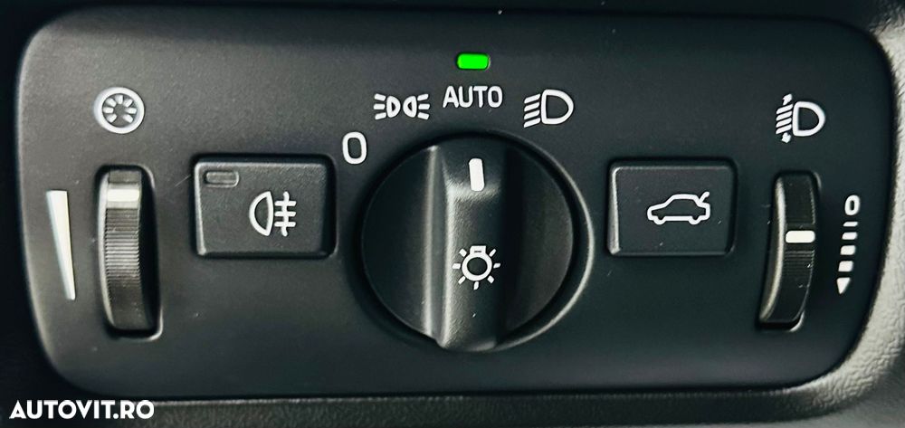 Volvo V40 D2 You - 12