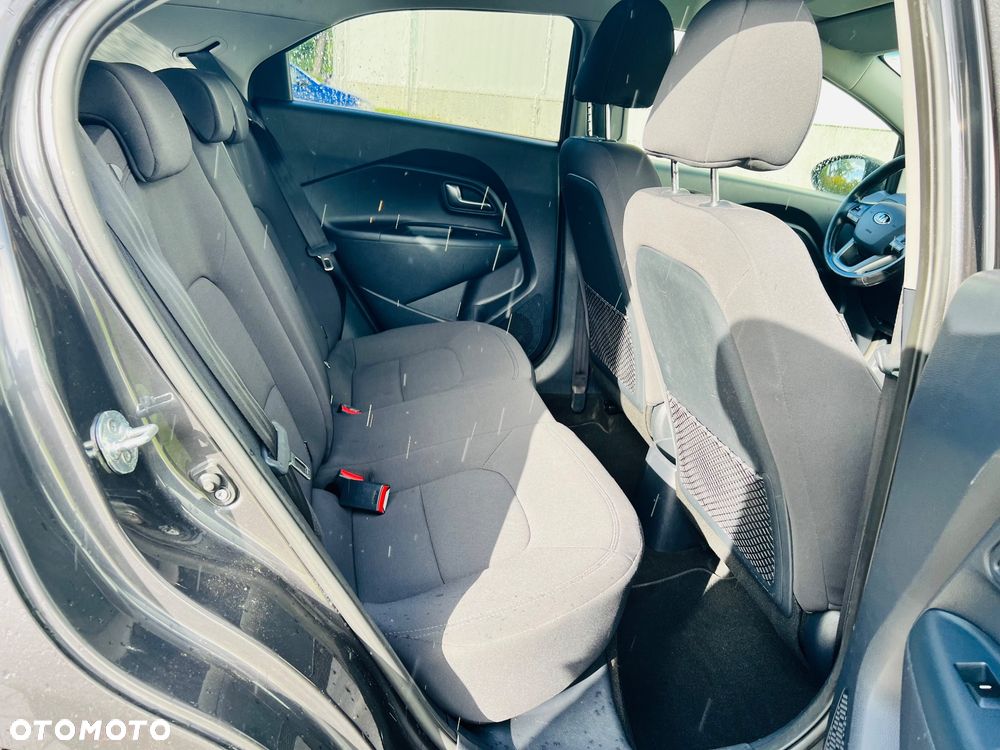 Kia Rio 1.2 Dream Team Edition - 28