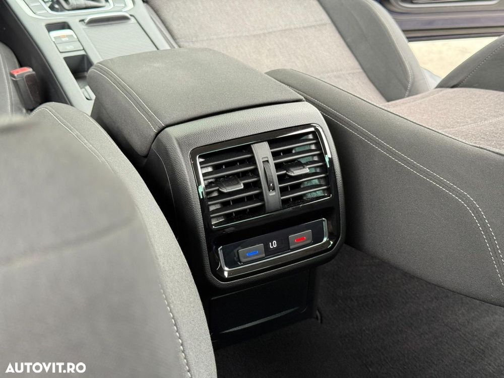 Volkswagen Passat - 24