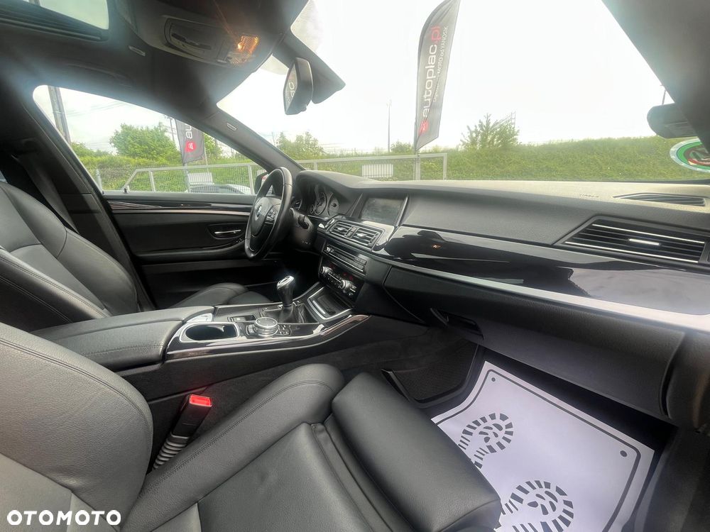 BMW Seria 5 520d Luxury Line - 27