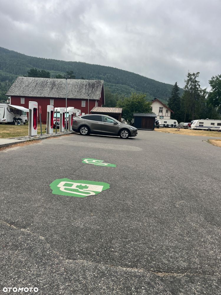 Tesla Model X Long Range Plus - 17