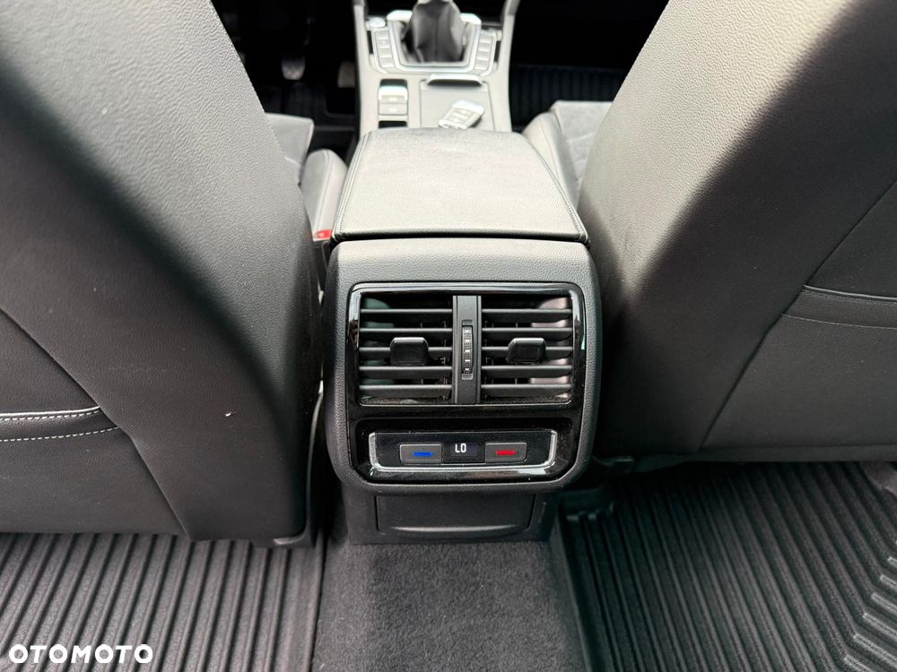 Volkswagen Passat - 21