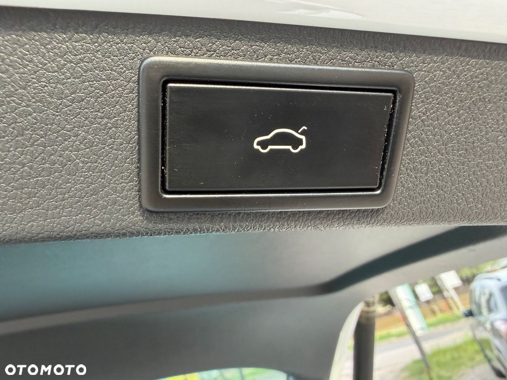 Skoda Octavia 1.6 TDI DSG Premium Edition - 32