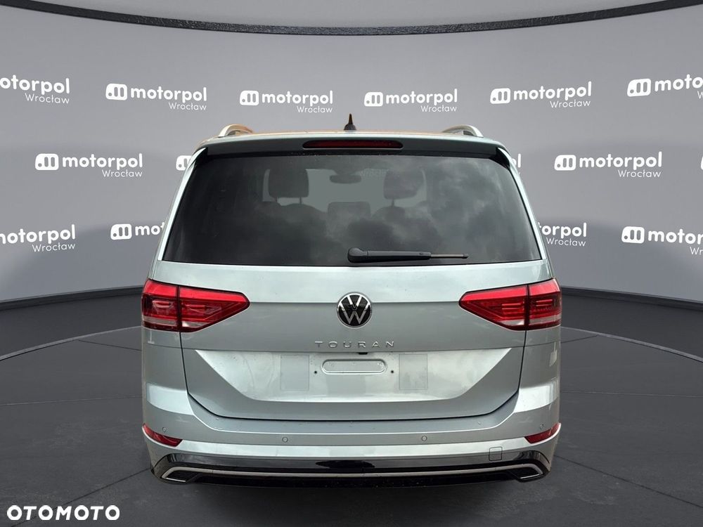Volkswagen Touran - 10