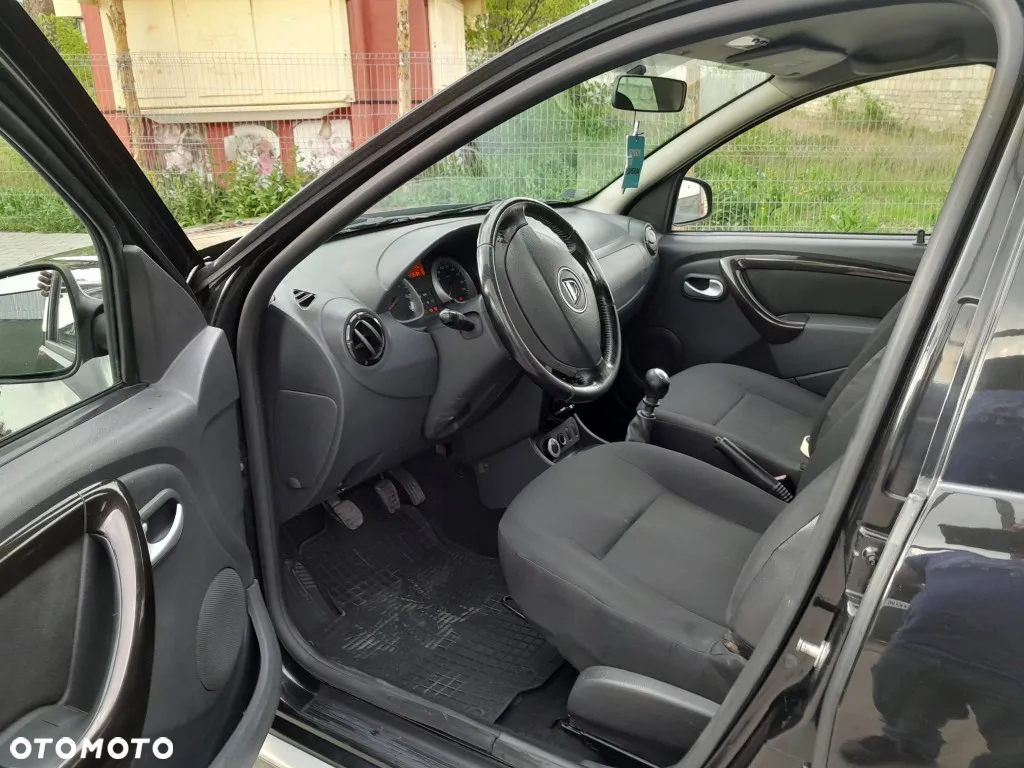 Dacia Duster 1.6 16V 4x4 Laureate - 10