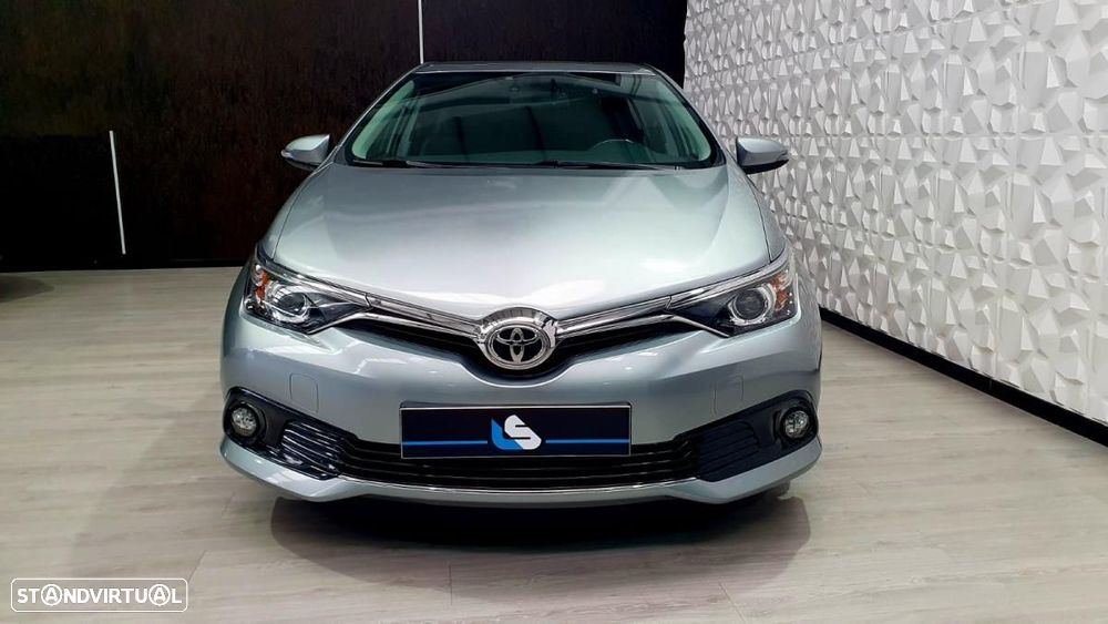 Toyota Auris 1.4 D-4D Com. +P.Techno+P.Sport - 3