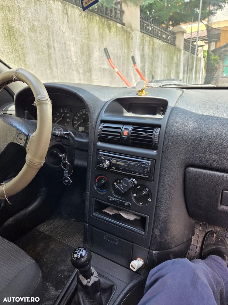 Opel Astra Classic 1.4i - 4